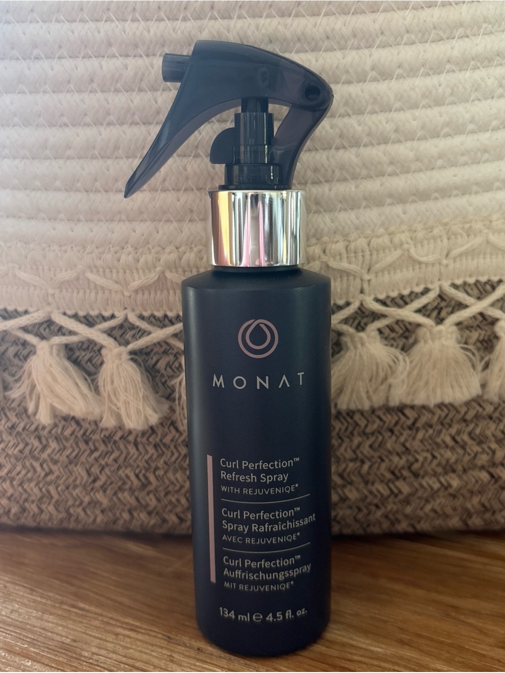 Monat Curl Perfection Refresh Spray Second-Day Curl Reactivator Rehydrates